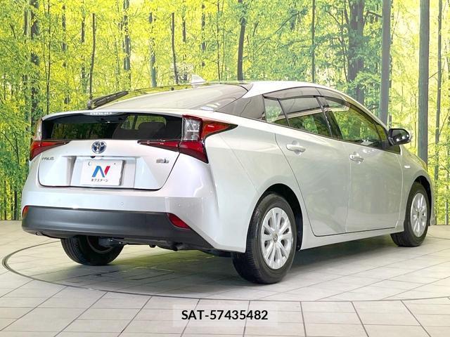 Toyota PRIUS 2019-03 8071670-16