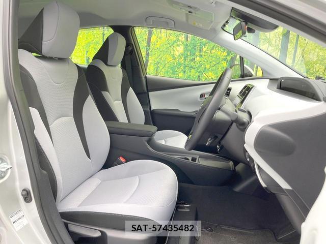 Toyota PRIUS 2019-03 8071670-7