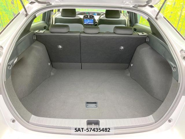 Toyota PRIUS 2019-03 8071670-9