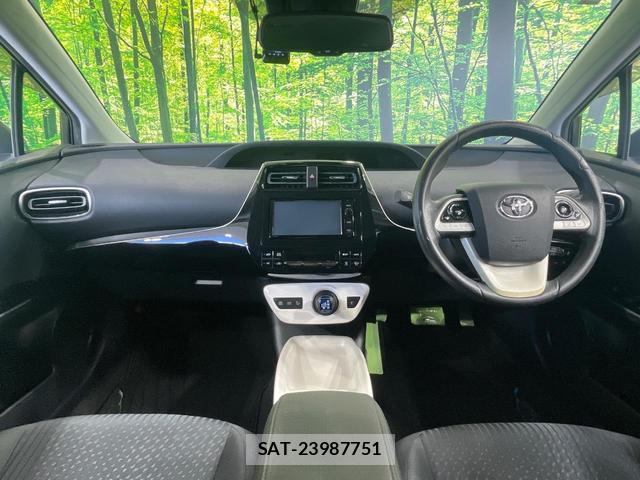 Toyota PRIUS 2016-01 8071974-1