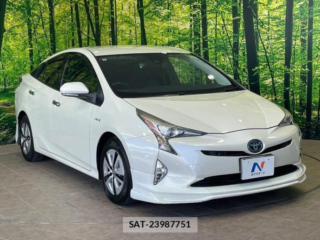 Toyota PRIUS 2016-01 8071974-16