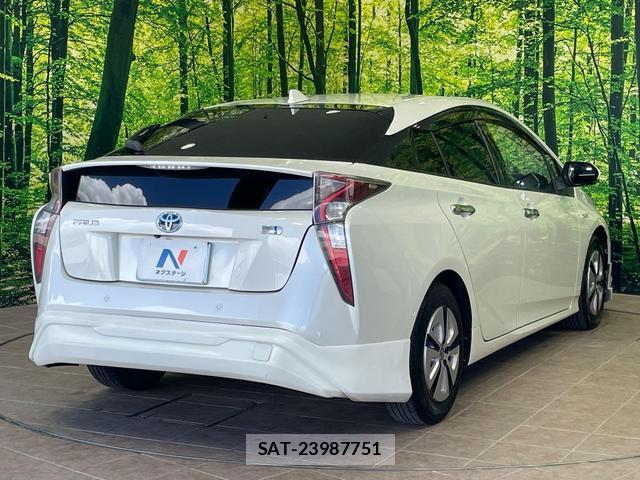 Toyota PRIUS 2016-01 8071974-17