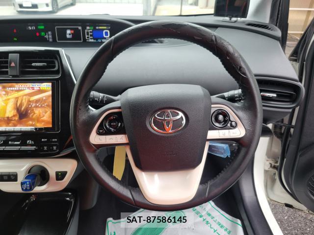 Toyota PRIUS 2018-04 8072045-12