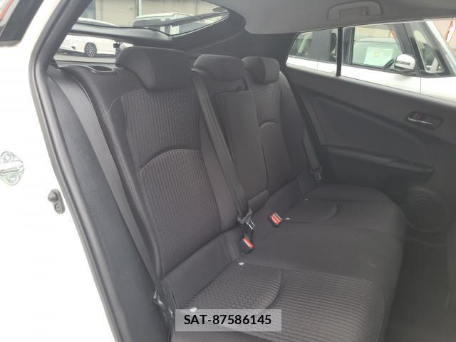 Toyota PRIUS 2018-04 8072045-15