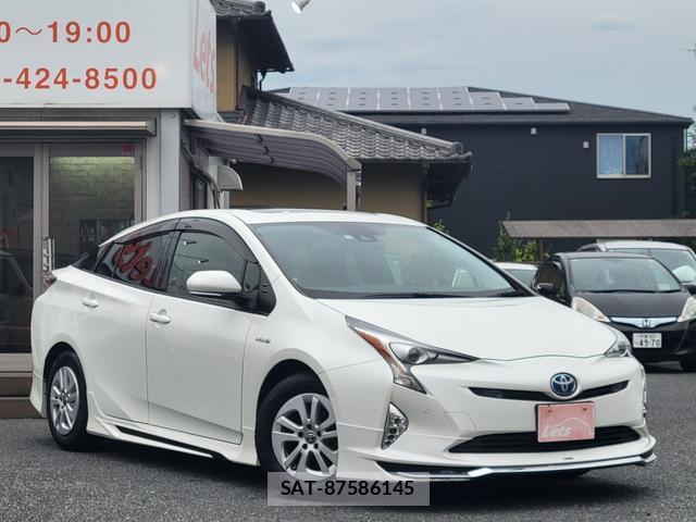 Toyota PRIUS 2018-04 8072045-2