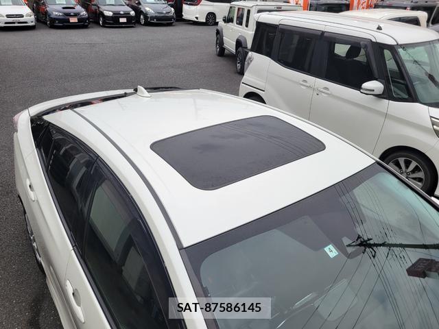 Toyota PRIUS 2018-04 8072045-7