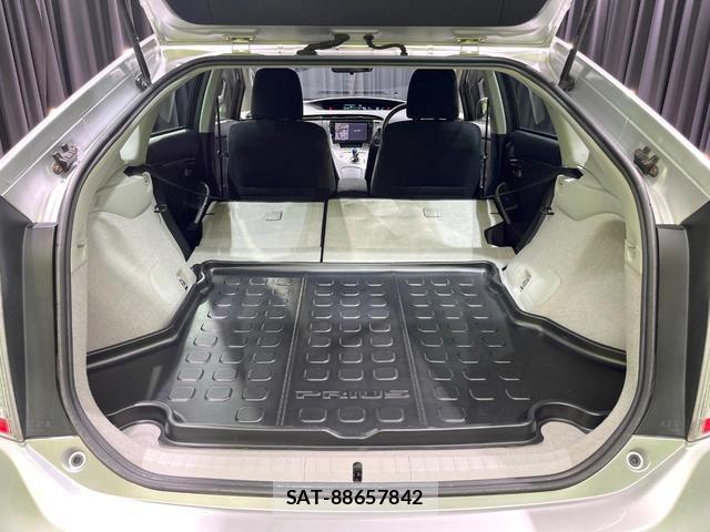 Toyota PRIUS 2014-06 8072089-9