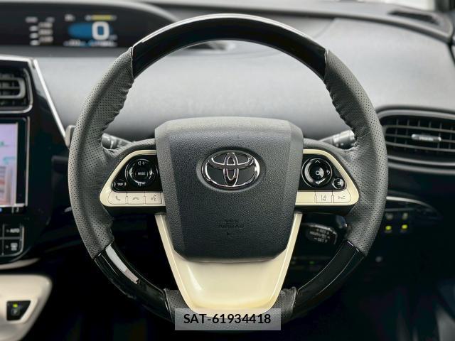 Toyota PRIUS 2017-10 8072106-10