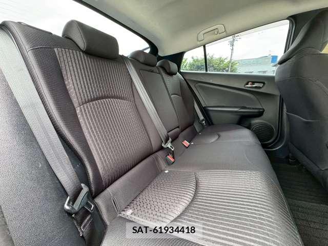 Toyota PRIUS 2017-10 8072106-8