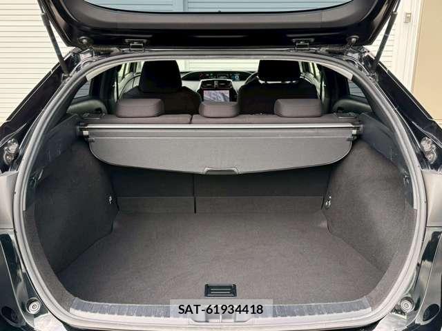 Toyota PRIUS 2017-10 8072106-9