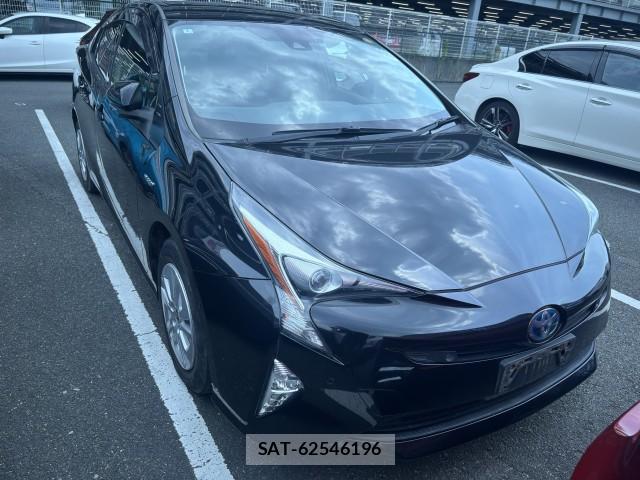Toyota PRIUS 2018-01 8072131-1