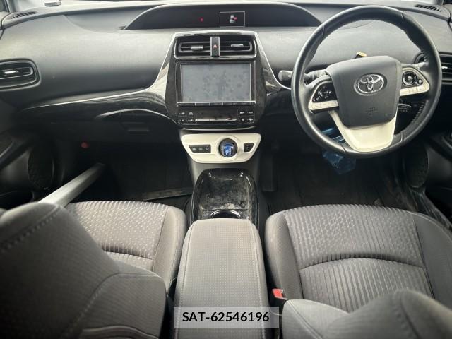 Toyota PRIUS 2018-01 8072131-7