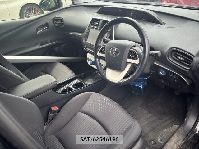 Toyota PRIUS 2018-01 8072131-9