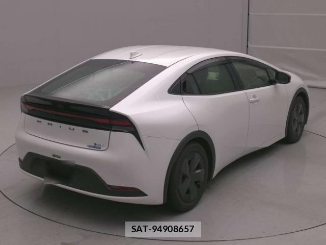 Toyota PRIUS 2023-06 8072192-1
