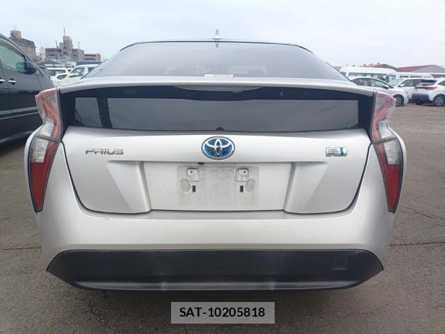 Toyota PRIUS 2017-07 8072560-1