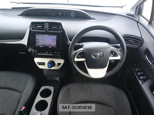 Toyota PRIUS 2017-07 8072560-2