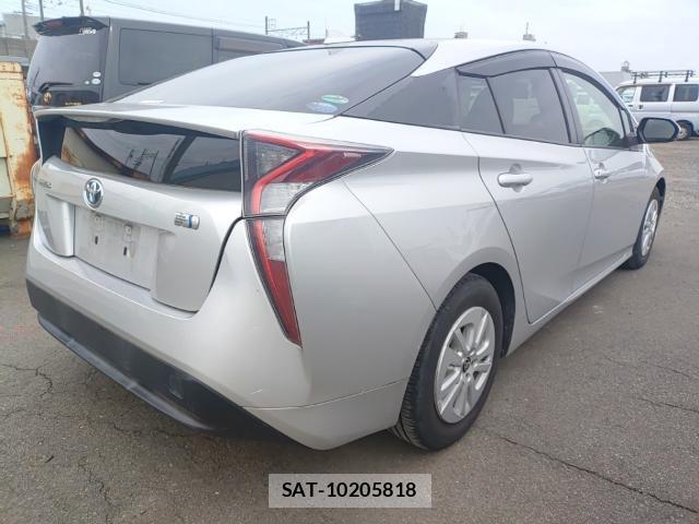 Toyota PRIUS 2017-07 8072560-4