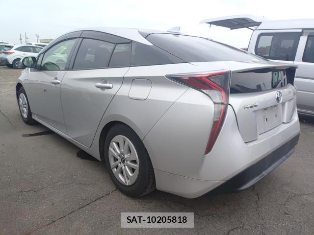 Toyota PRIUS 2017-07 8072560-5