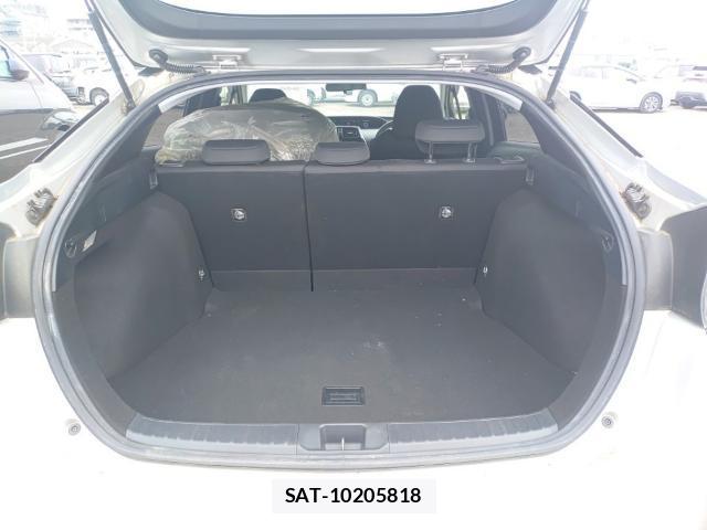 Toyota PRIUS 2017-07 8072560-7