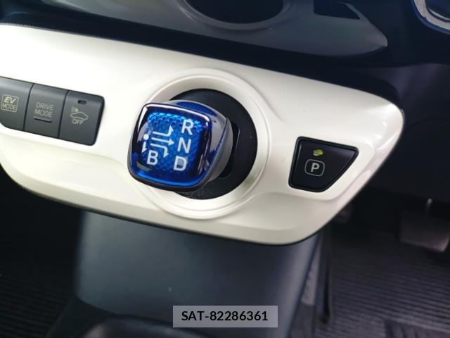 Toyota PRIUS 2017-03 8072562-11