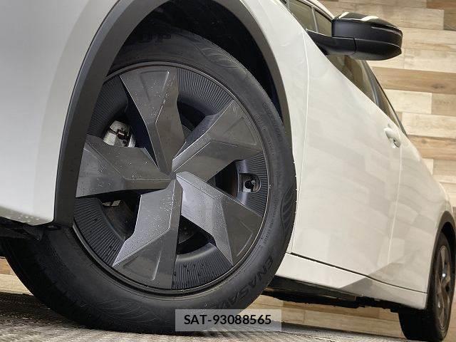 Toyota PRIUS 2023-05 8072599-18