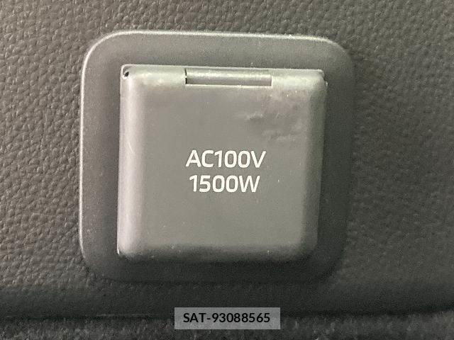 Toyota PRIUS 2023-05 8072599-6