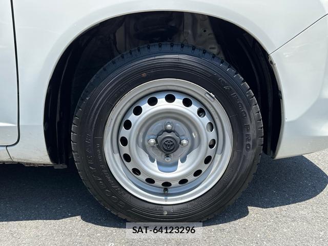 Toyota PROBOX 2020-05 8071944-18