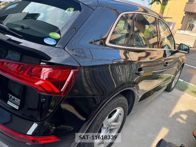 Audi Q5 2018-06 8071495-4
