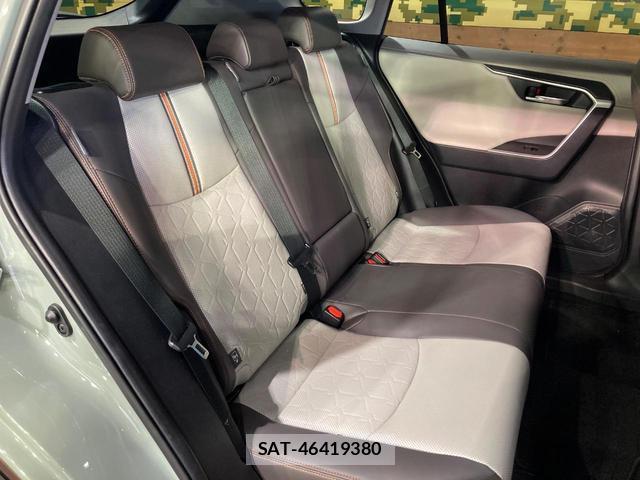 Toyota RAV4 2021-08 8071048-9