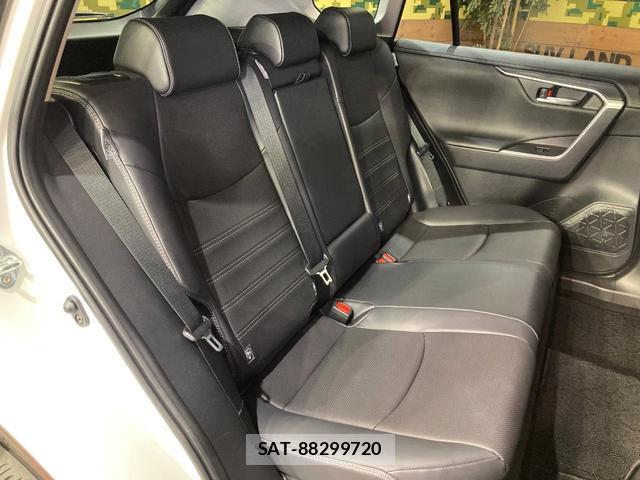 Toyota RAV4 2024-03 8071052-9