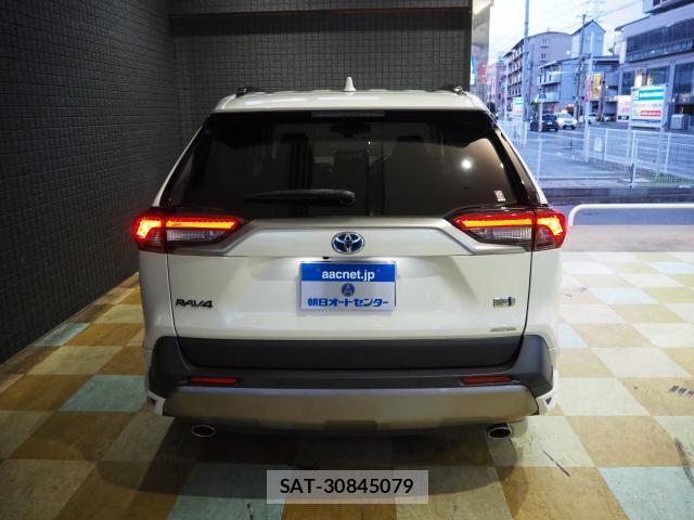 Toyota RAV4 2022-02 8071063-1