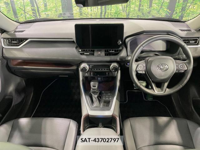 Toyota RAV4 2023-04 8071094-1