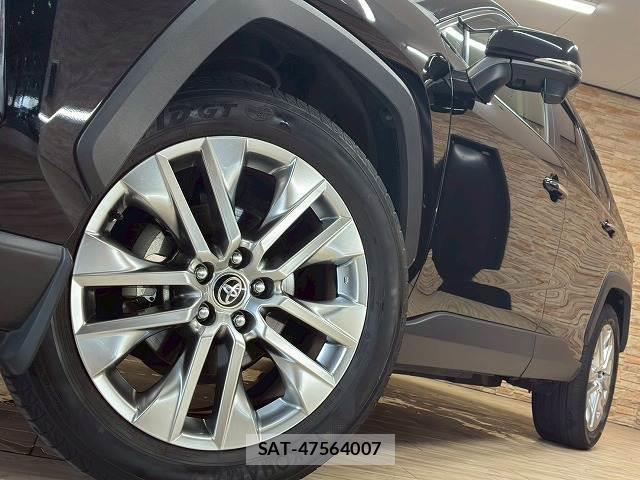 Toyota RAV4 2020-05 8071119-18