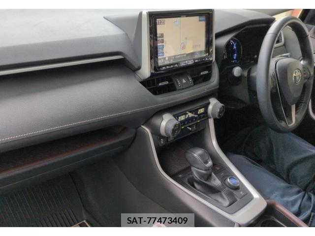Toyota RAV4 2021-09 8054824-2