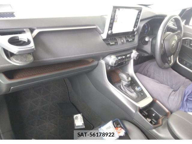 Toyota RAV4 2022-02 8071778-2