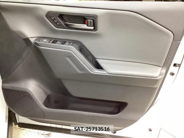 Toyota RAV4 2026-03 8072097-2