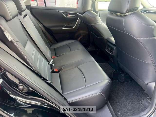 Toyota RAV4 2019-10 8072217-7