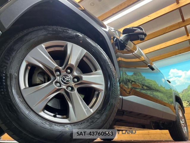 Toyota RAV4 2023-02 8072228-12
