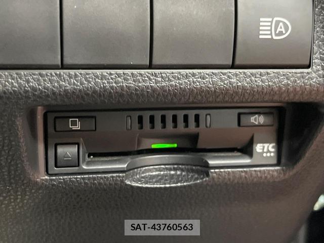 Toyota RAV4 2023-02 8072228-6