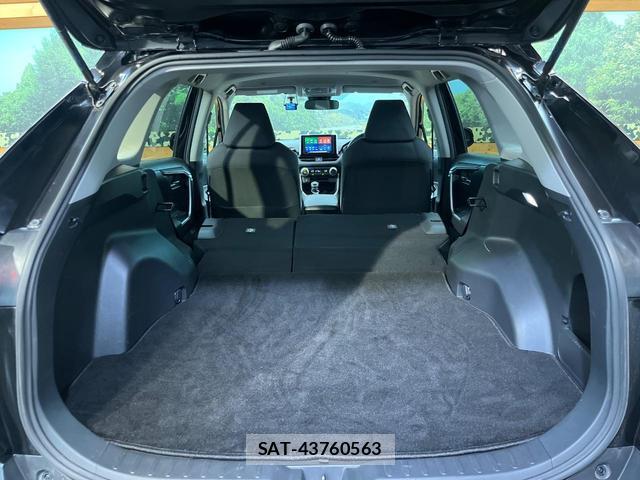 Toyota RAV4 2023-02 8072228-9