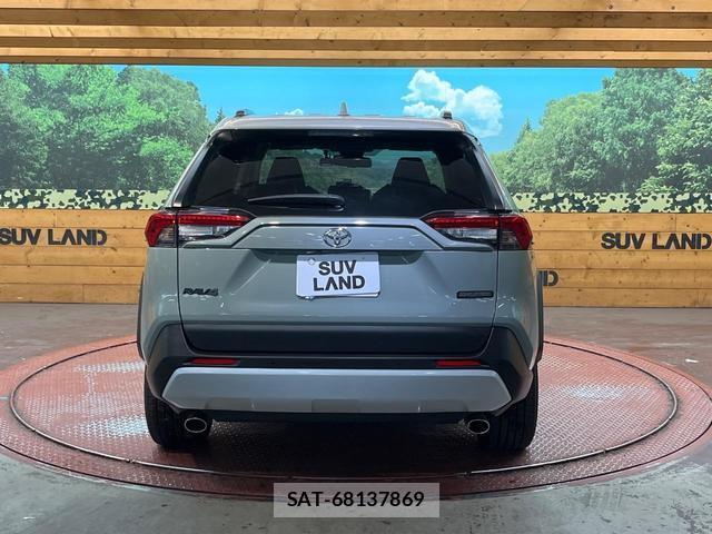 Toyota RAV4 2021-11 8072234-14