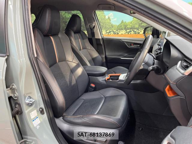 Toyota RAV4 2021-11 8072234-7