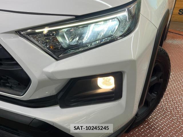 Toyota RAV4 2021-11 8072240-11