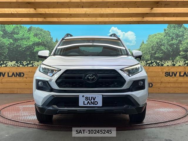 Toyota RAV4 2021-11 8072240-13