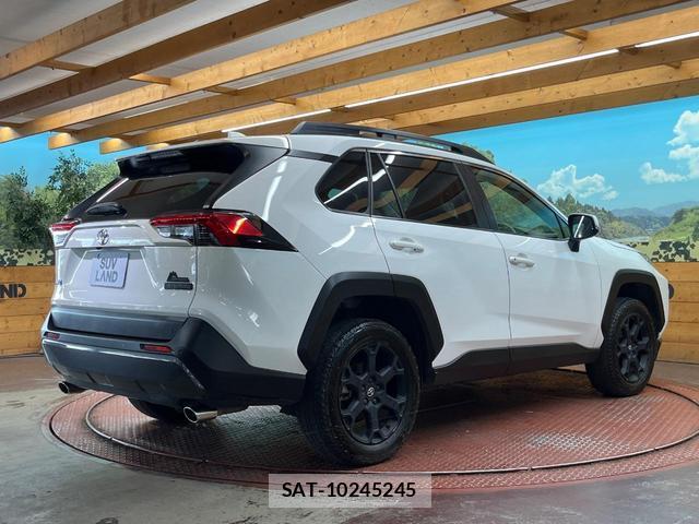 Toyota RAV4 2021-11 8072240-16
