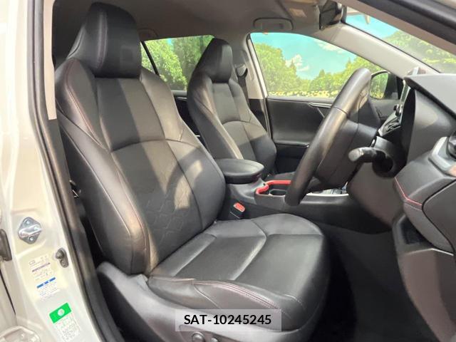 Toyota RAV4 2021-11 8072240-7