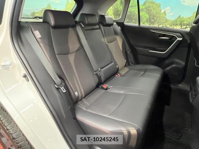 Toyota RAV4 2021-11 8072240-8
