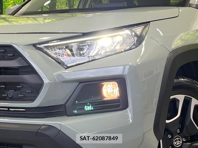 Toyota RAV4 2021-02 8072272-11