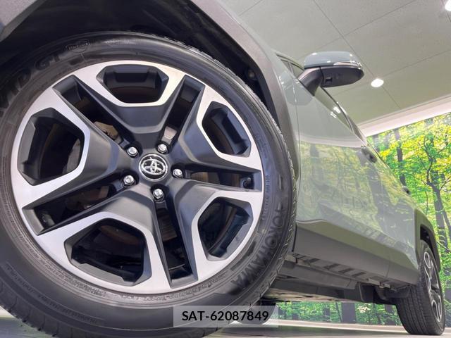 Toyota RAV4 2021-02 8072272-12