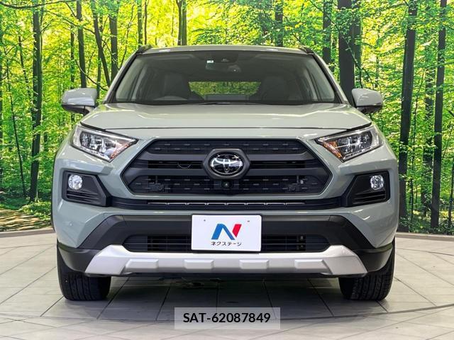 Toyota RAV4 2021-02 8072272-13